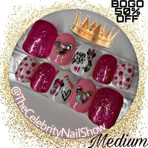MAGIC MANI press on nails GIRL BOSS MINNIE MOUSE